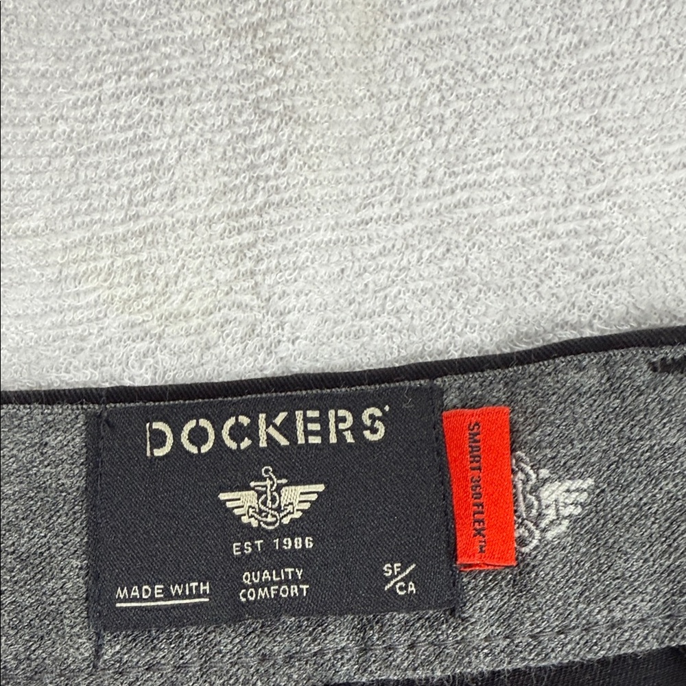 Dockers Men's Classic Black Chinos - Picture 4 of 14